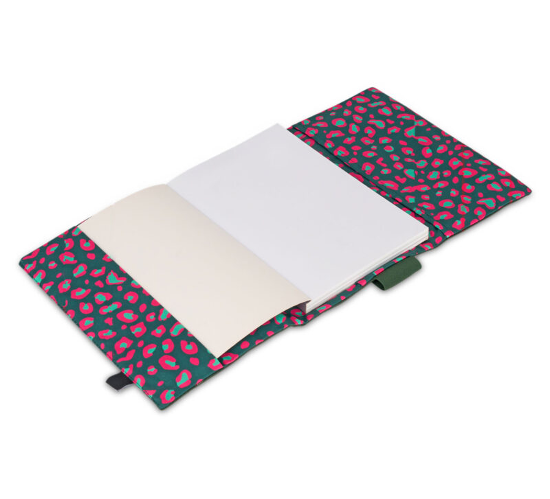 etui ochronne na książkę wild green otwarte