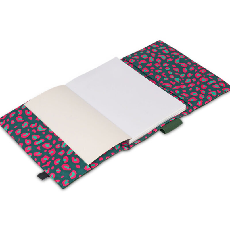 etui ochronne na książkę wild green otwarte