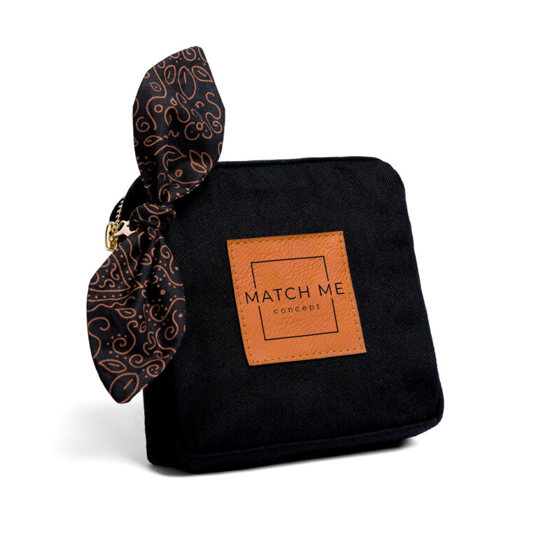 Mała kosmetyczka czarna z ozdobnym pullerem | Match Me Concept